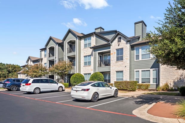 Images Camden Amber Oaks Apartments