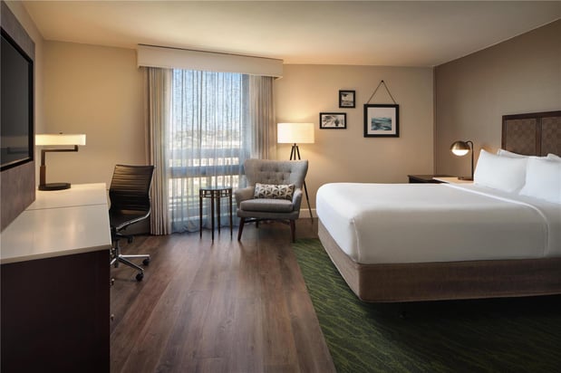 Images The DEXTRO Little Italy, BW Premier Collection