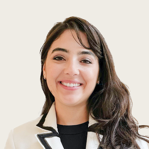 Erica Santos headshot.