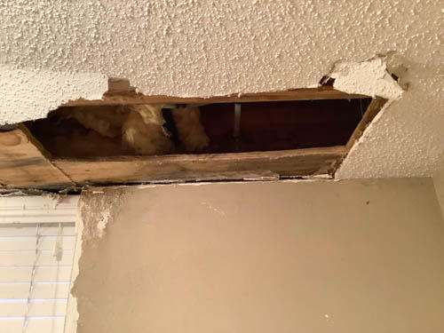Ceiling damage can be dangerous and is normally caused by water damage. Call SERVPRO of Kansas City  Servpro of Kansas City Midtown Kansas City (816)895-8890
