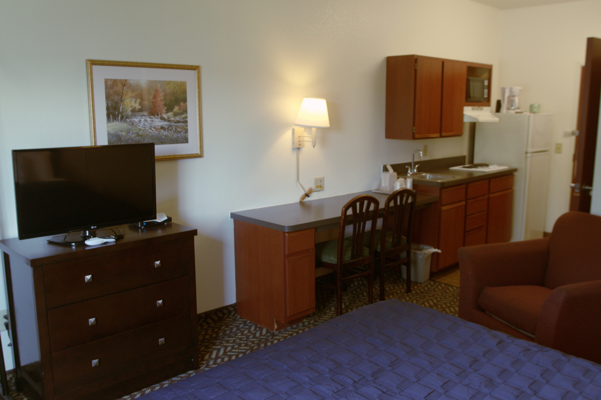 Looking for temporary housing or an extended stay hotel, we have you covered in our extended stay hotel; featuring studios and suites.