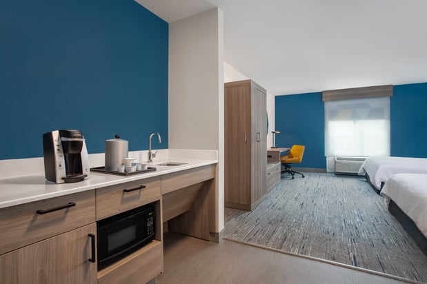 Images Holiday Inn Express & Suites Terre Haute by IHG