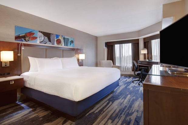 Images Crowne Plaza Auburn Hills by IHG