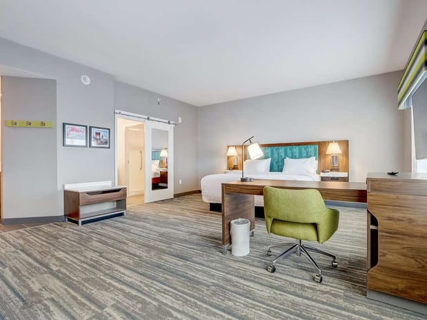 Images Hampton Inn and Suites by Hilton Cincinnati Midtown Rookwood