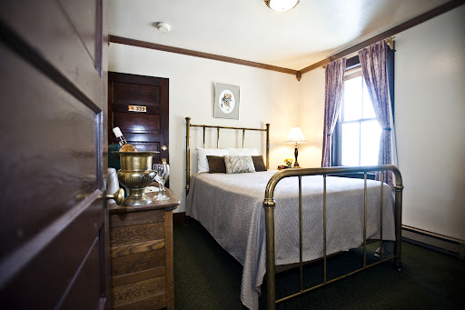 Chico Hot Springs Resort & Day Spa