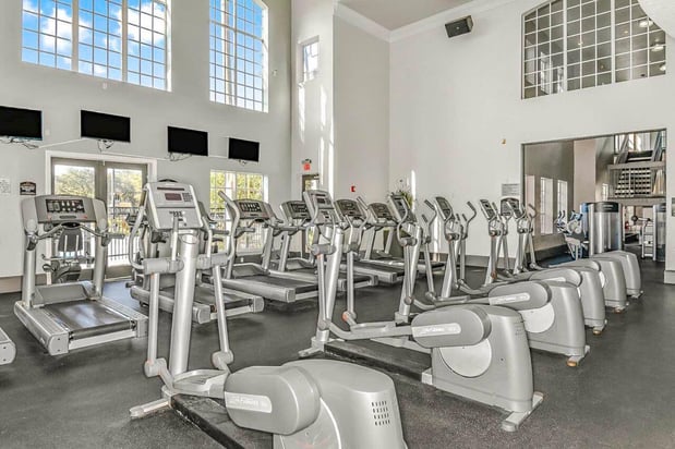 Images Halston Park Central