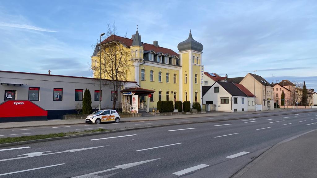 Pension Feldschlössl - Nicoleta Tatoiu, Theodor-Heuss-Straße 69 in Ingolstadt