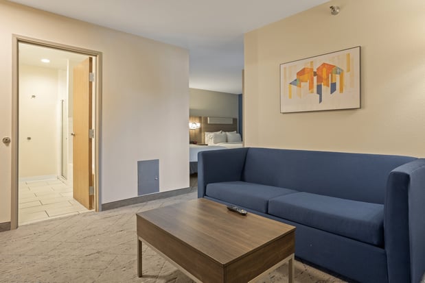 Images Holiday Inn Express & Suites Torrington by IHG