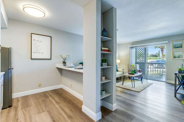 Images Meridian at Lantana