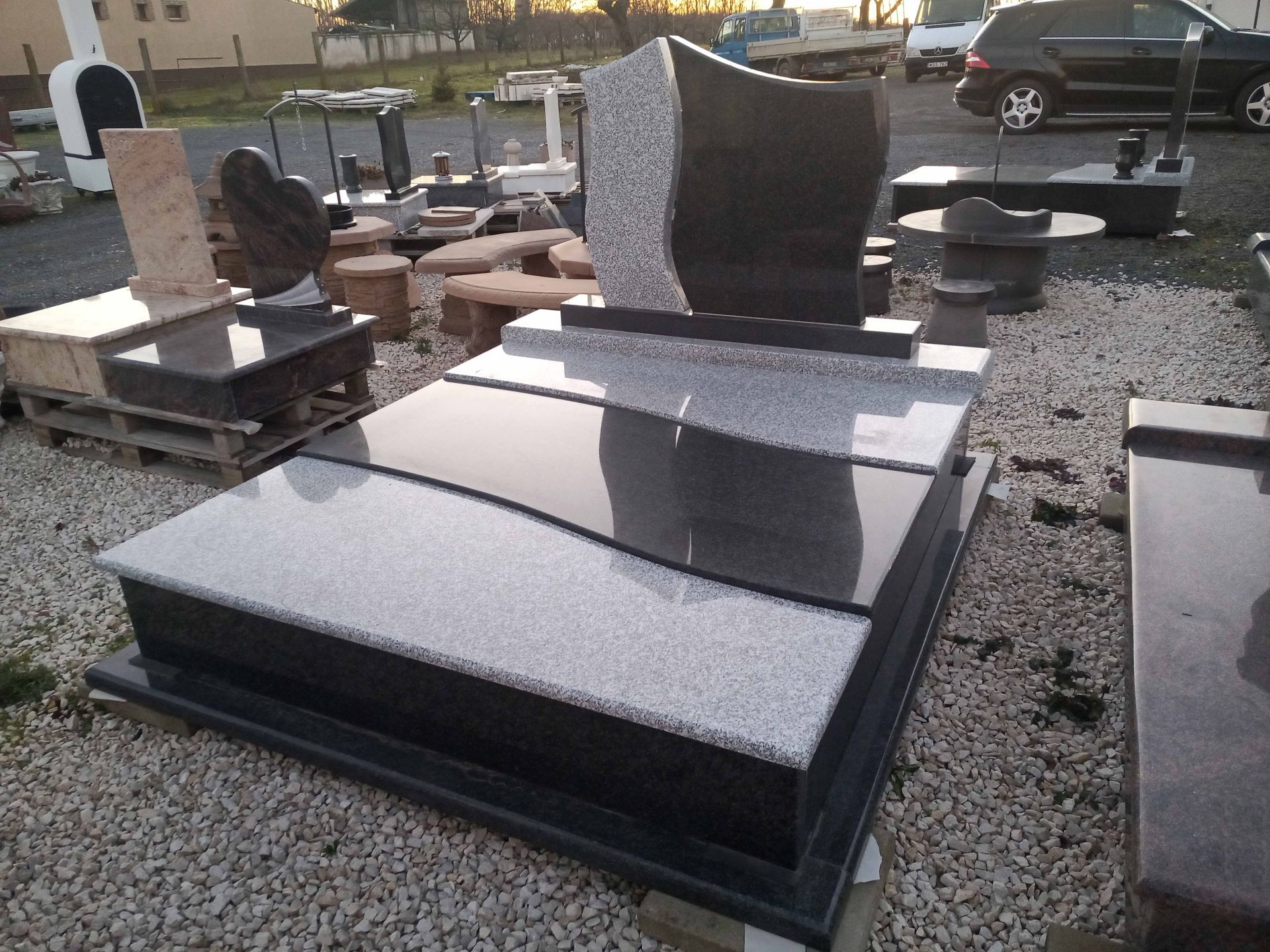 Images VARGA ZOLTÁN KŐFARAGÓ-MŰKŐKÉSZÍTŐ