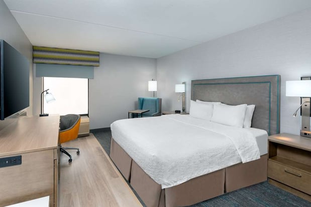 Images Hampton Inn Hartford/Airport