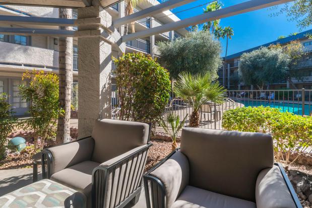 Images Holiday Inn & Suites Phoenix Airport North by IHG