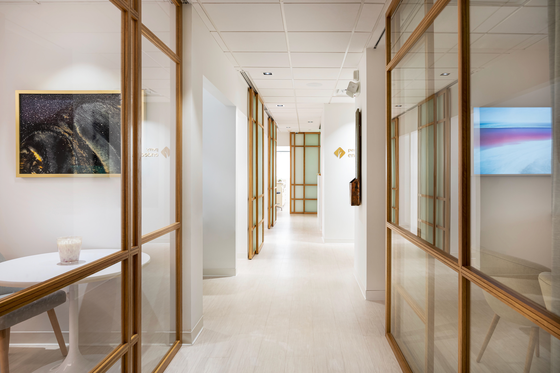 Established in 1995, Perry Endodontics has been at the forefront of providing exceptional endodontic 