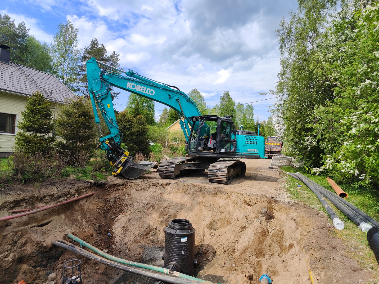Images Koneurakointi Tikkanen Aimo Oy