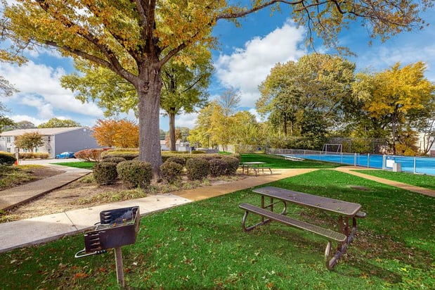 Images Cedar Run Apartments