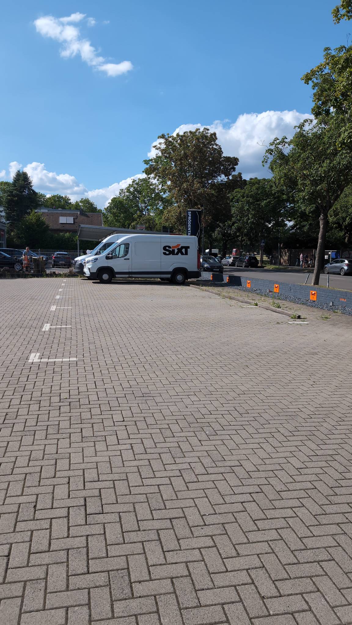 SIXT Autovermietung Krefeld, Sproedentalstr. 4 in Krefeld