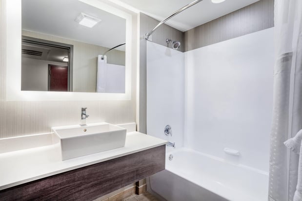 Images Holiday Inn Lafayette-City Centre by IHG