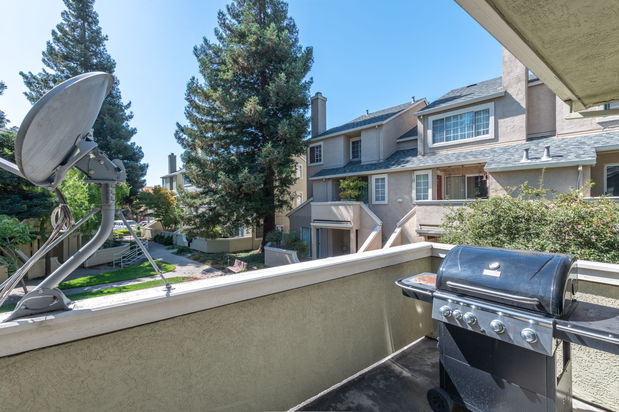 Images Monica Betancur, REALTOR | Compass