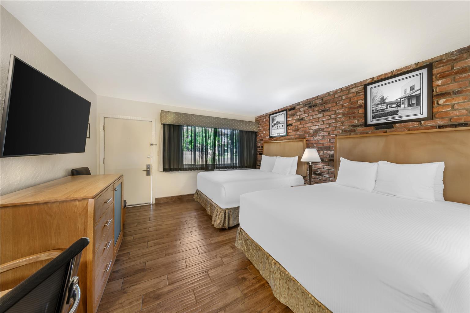 Double Queen - No Balcony