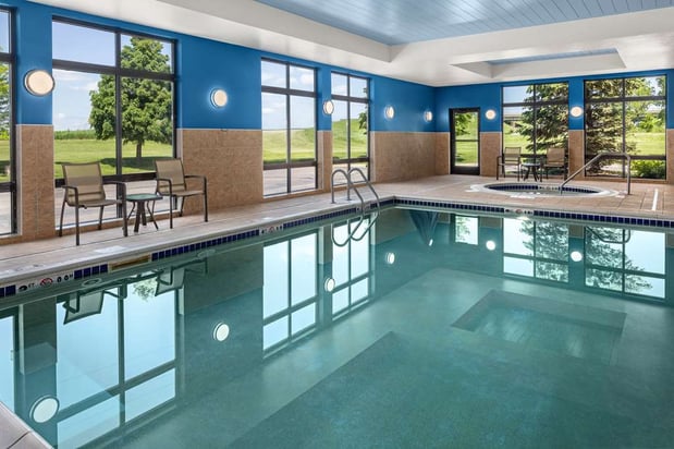 Images Hampton Inn Fairmont