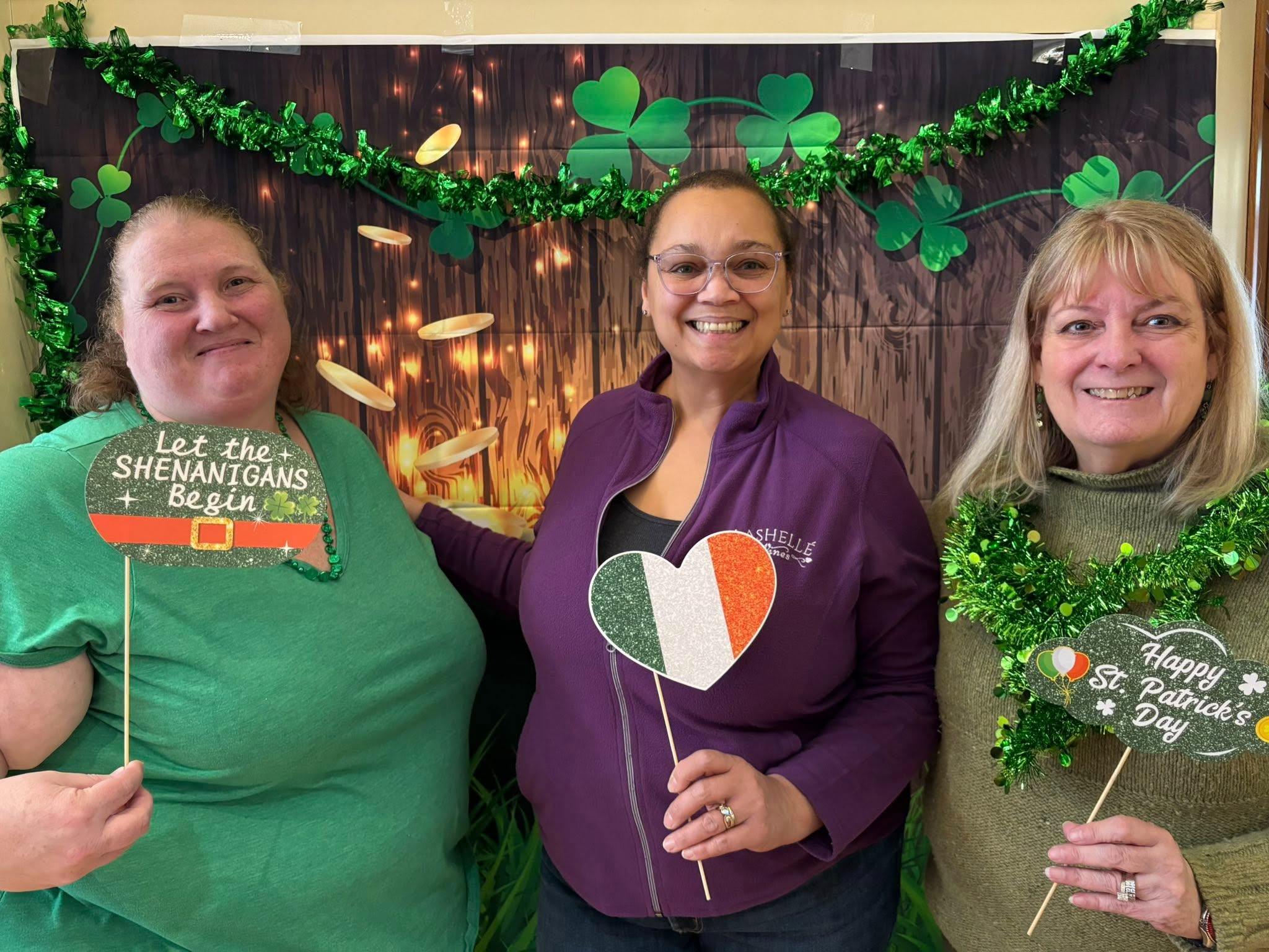 We had a great time at Lucky Pour in Bothell with Nicole from Lashelle Wines, enjoying pictures and fun with everyone who stopped by!