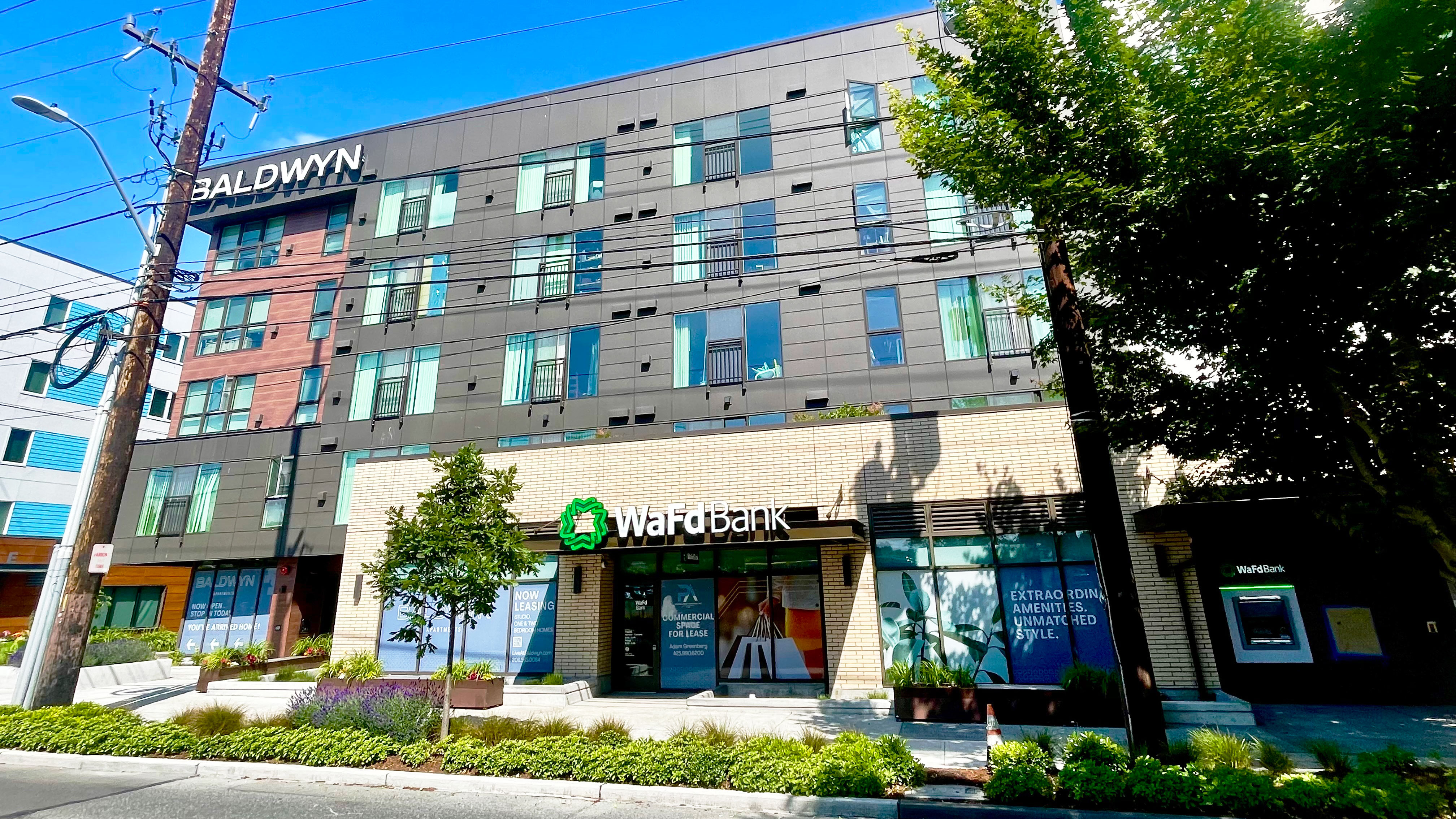 Photo of the WaFd Bank Branch location in Seattle, Washington. Located at 10712 5th Avenue NE, Suite A, Seattle, WA 98125