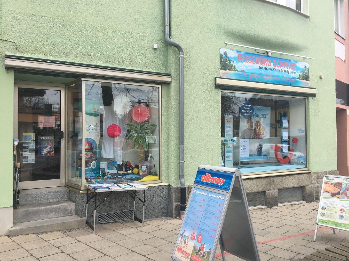 Reisebüro Schmidt Inh. Cornelia Hillgruber, Wittelsbacherstr. 2 in Selb