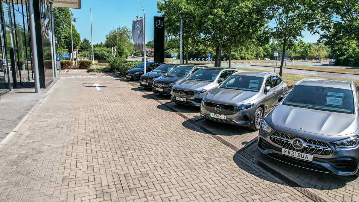 Images Mercedes-Benz of Wakefield