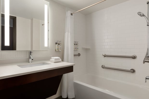 Images Holiday Inn Virginia Beach - Norfolk by IHG