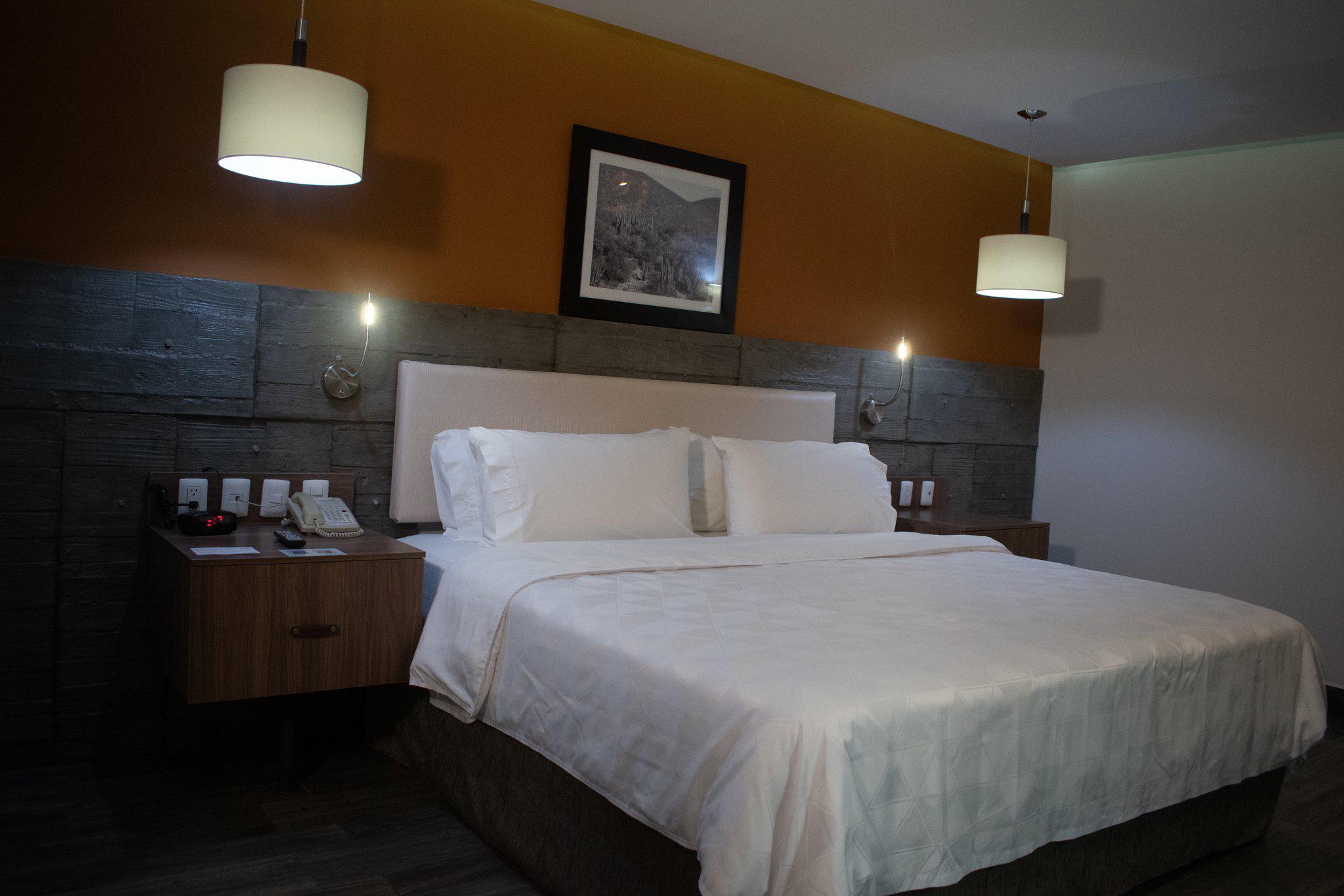 Images Holiday Inn Hermosillo, an IHG Hotel