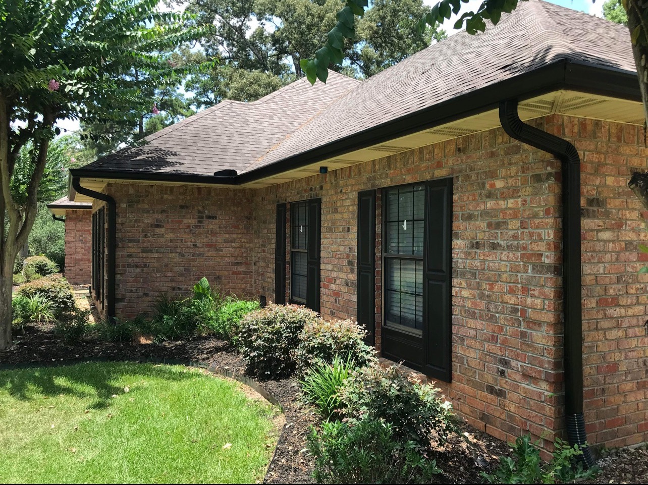 Elite Seamless Gutters LLC Image