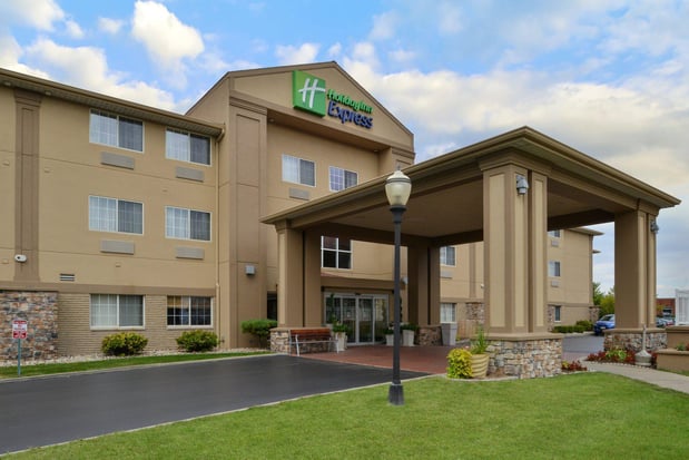 Images Holiday Inn Express & Suites St. Joseph Lakefront by IHG