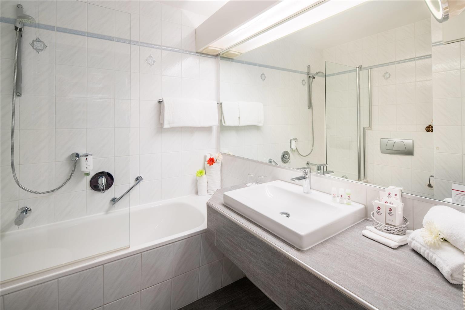 Best Western Plus Parkhotel Erding, Am Bahnhof 3 in Erding