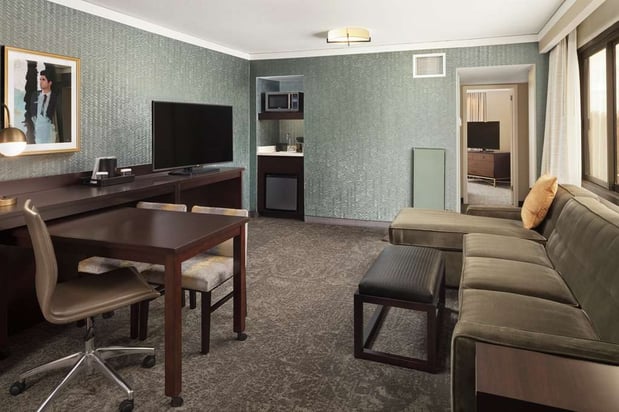 Images Embassy Suites by Hilton Tysons Corner