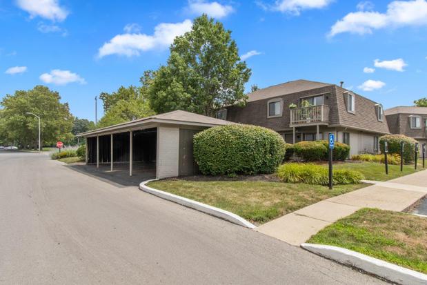 Images The Elliott at College Park Apartment Homes