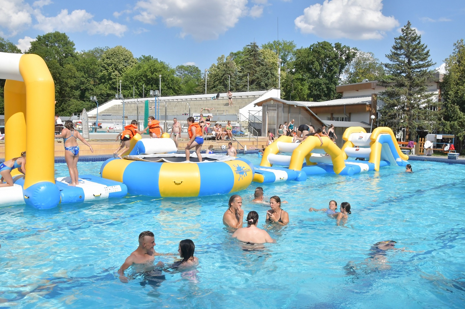 Images Szentesi Sport- és Üdülőközpont Nonprofit Kft.