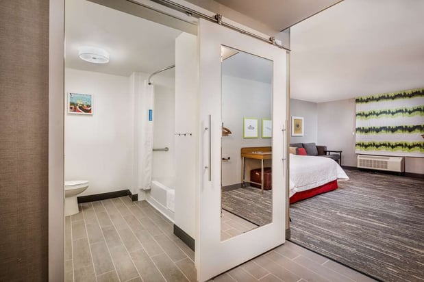 Images Hampton Inn Paramus