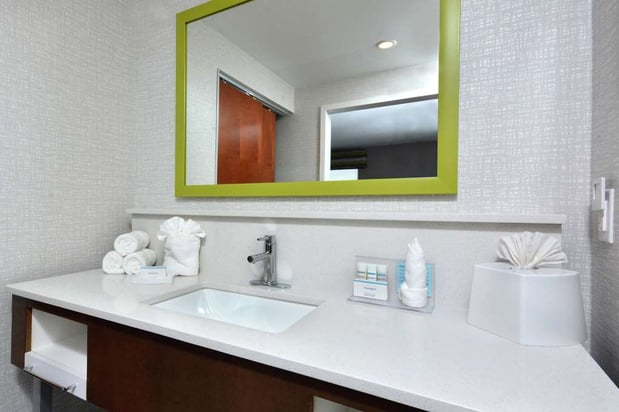 Images Hampton Inn & Suites by Hilton Charlotte North I 485