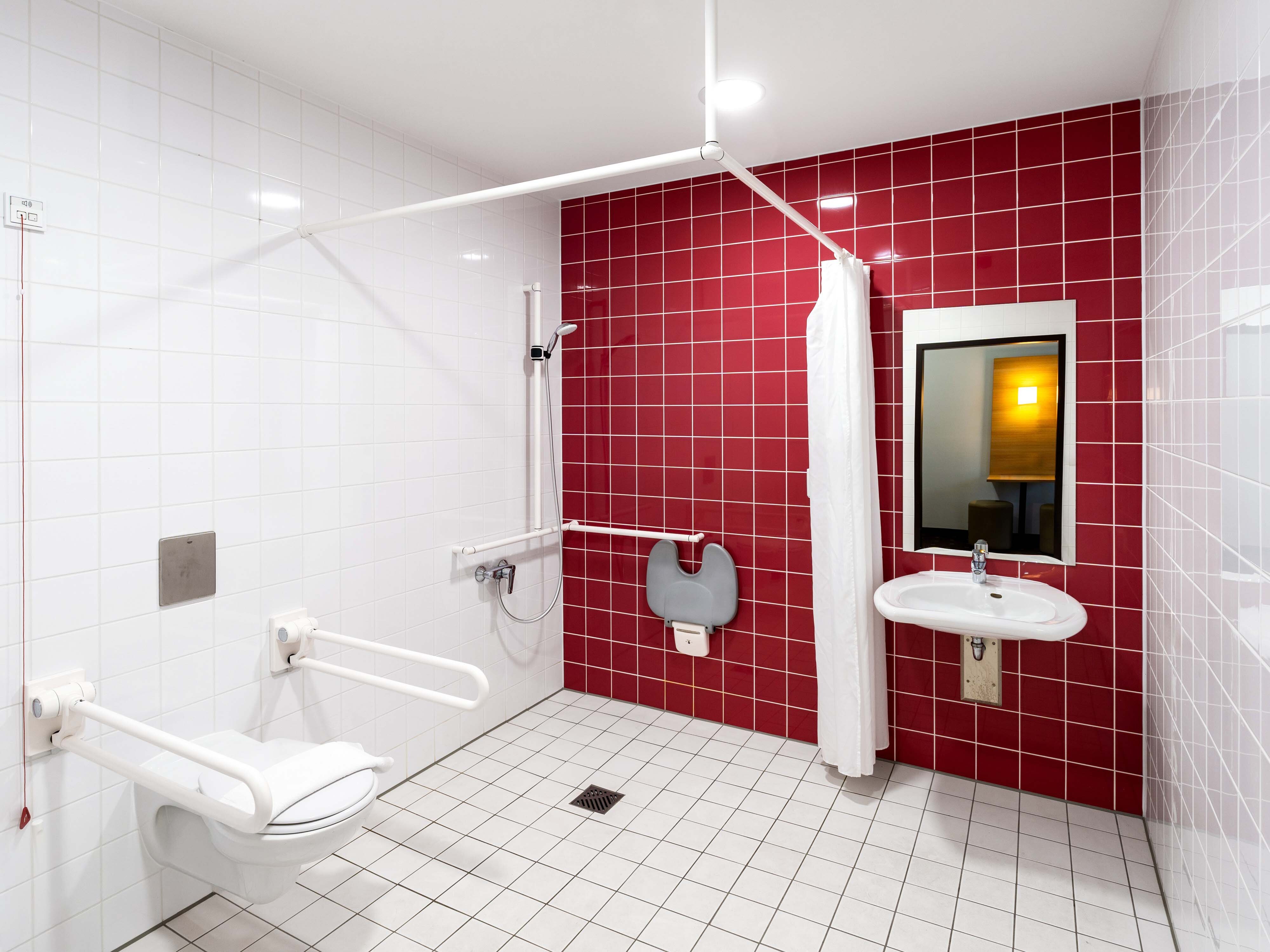 Bilder B&B HOTEL Hildesheim