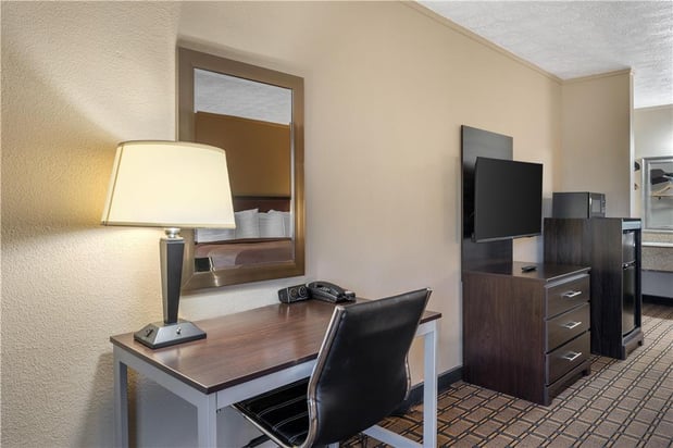 Images SureStay by Best Western Summersville