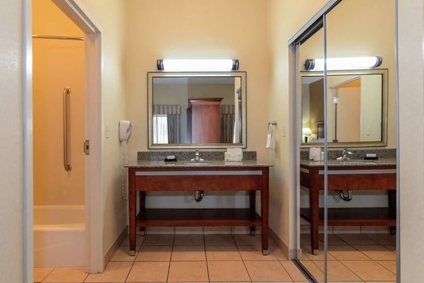 Images Hampton Inn & Suites Detroit/Chesterfield Township