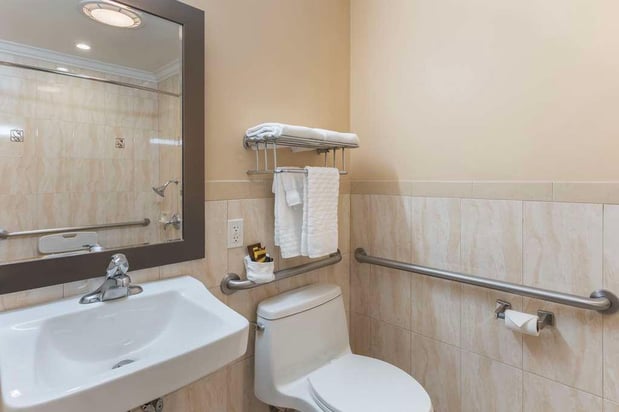 Images Best Western Plus Airport Plaza