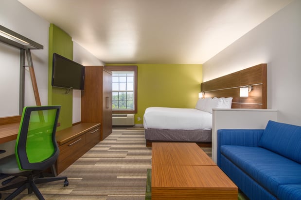 Images Holiday Inn Express & Suites Phoenix Airport by IHG