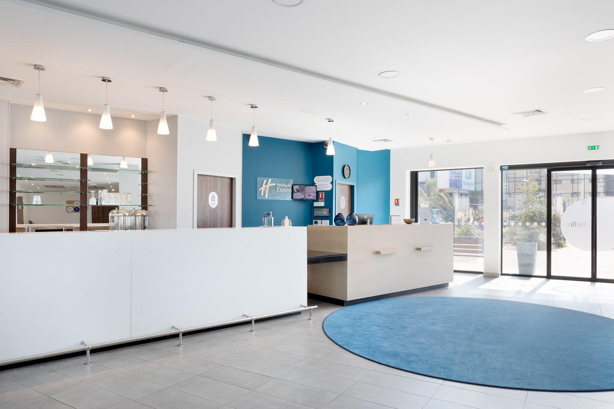 Images Holiday Inn Express Marseille Airport by IHG