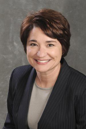Images Edward Jones - Financial Advisor: Shellie Grabau, AAMS™
