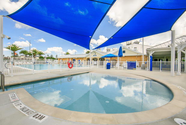 Images Holiday Inn Club Vacations Orlando Breeze Resort
