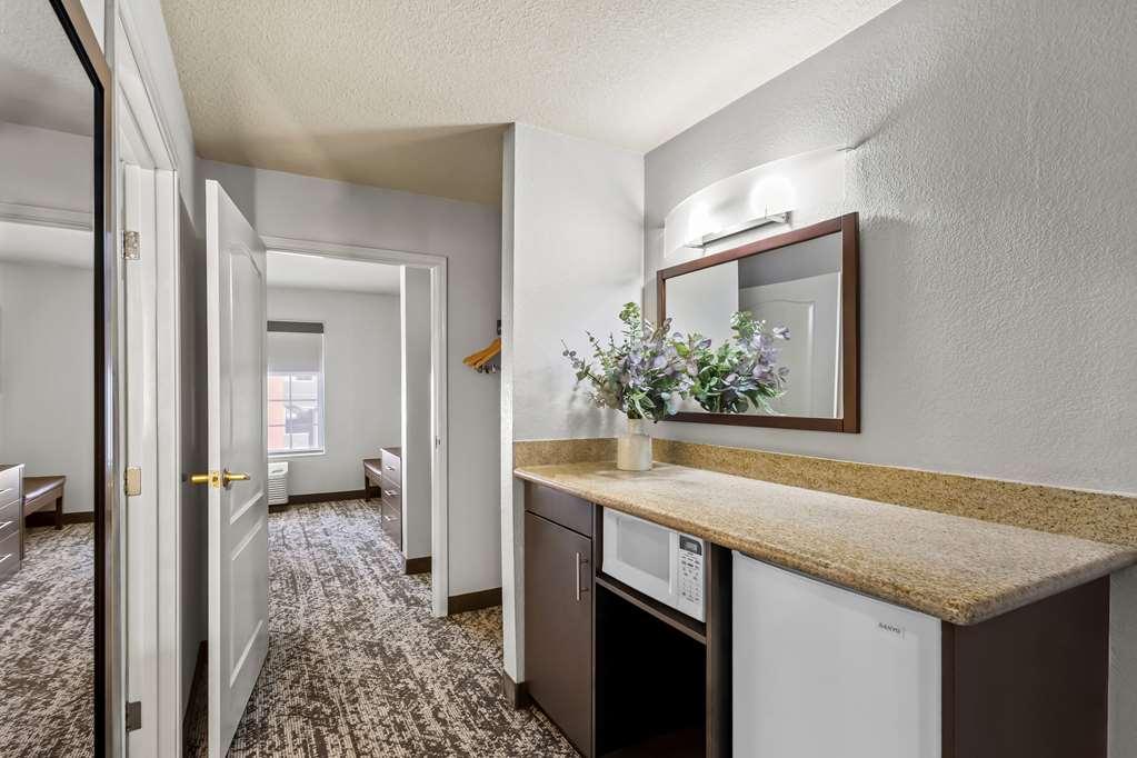 BW FortWayne IN KingSuite