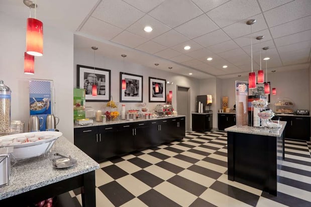 Images Hampton Inn & Suites Roanoke Airport