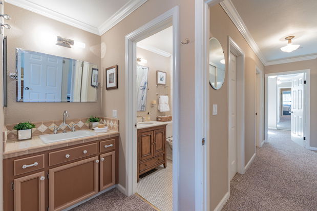 Images Monica Betancur, REALTOR | Compass