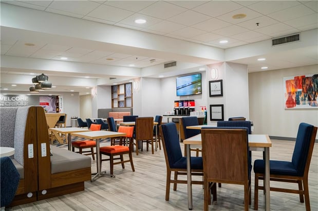 Images Hampton Inn Gonzales